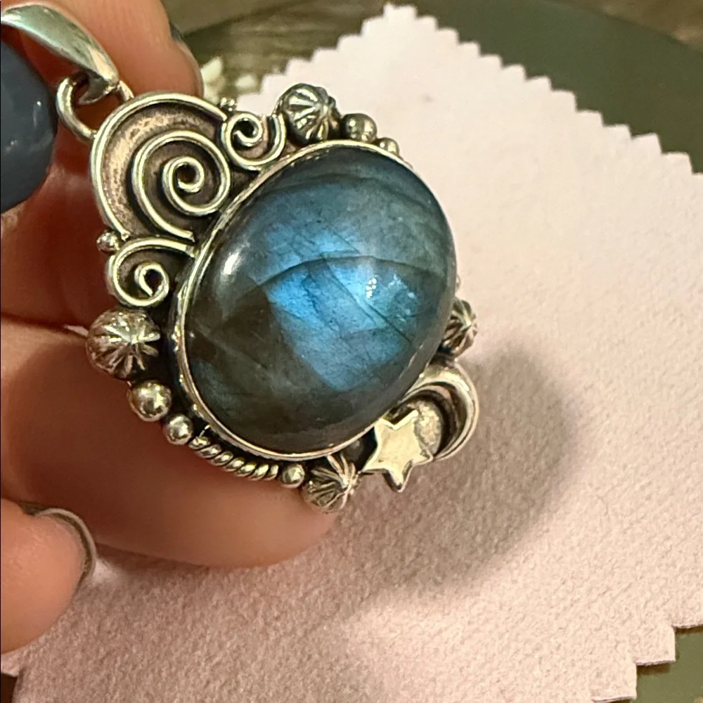 Labradorite sterling silver pendant - Picture 2 of 3
